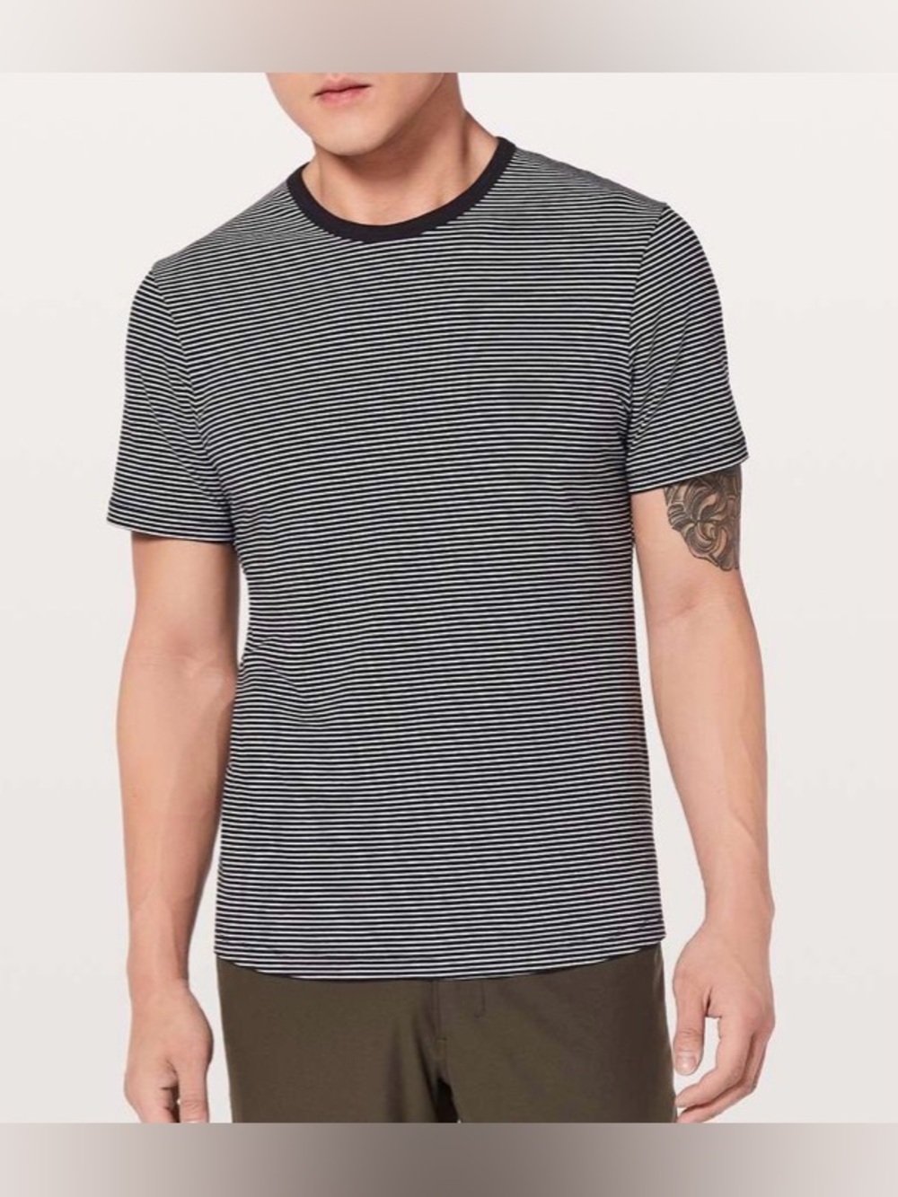 Lululemon 5 Year Basic Tee. Mens. Size Large Black and white stripped